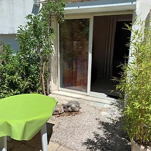 Couette-café De Charme Avec Piscine Dans La Campagne De, Rognes