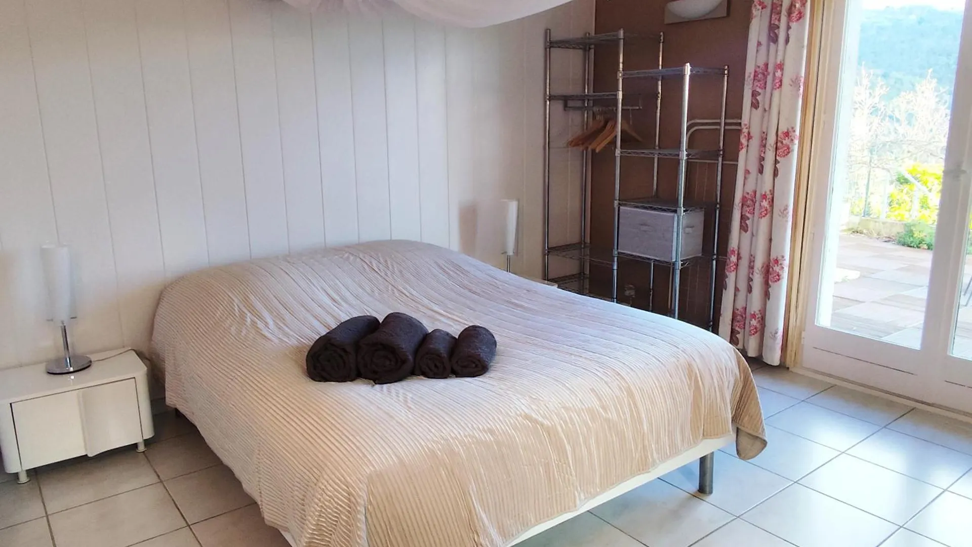 Homestay Studio Le Romantique A 20 Kms De Nice Bendejun